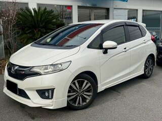 2019 Honda Fit III Рестайлинг, белый, 874000 рублей, вид 1