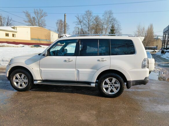 2008 Mitsubishi Pajero IV, белый - вид 5
