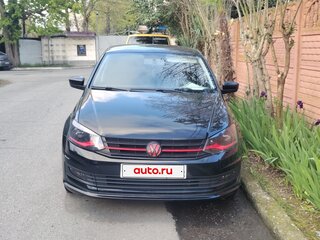 2015 Volkswagen Polo V Рестайлинг, чёрный, 1050000 рублей, вид 1