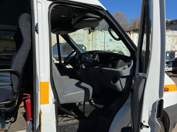 2007 Ford Transit, белый, 1300000 рублей - вид 9