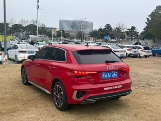 2022 Audi A3 Sportback 35 TFSI IV (8Y), красный, 2599000 рублей, вид 4