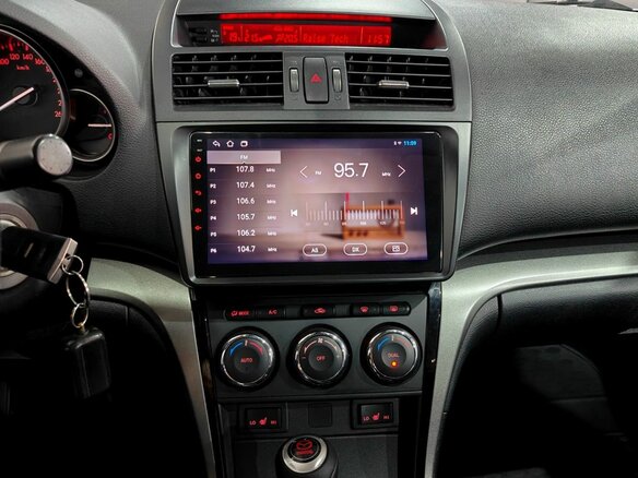 2010 Mazda 6 II (GH) Рестайлинг, белый, 899000 рублей - вид 13