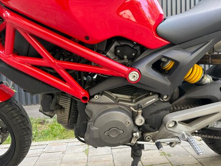 2008 Ducati Monster 696, красный, 385000 рублей, вид 4