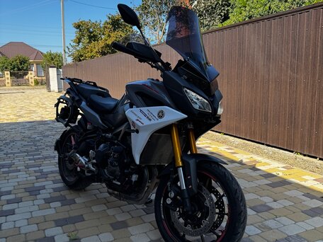2018 Yamaha MT-09 Tracer (FJ-09), серый, 800000 рублей, вид 1