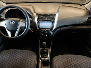 2014 Hyundai Solaris I, чёрный, 800000 рублей, вид 5