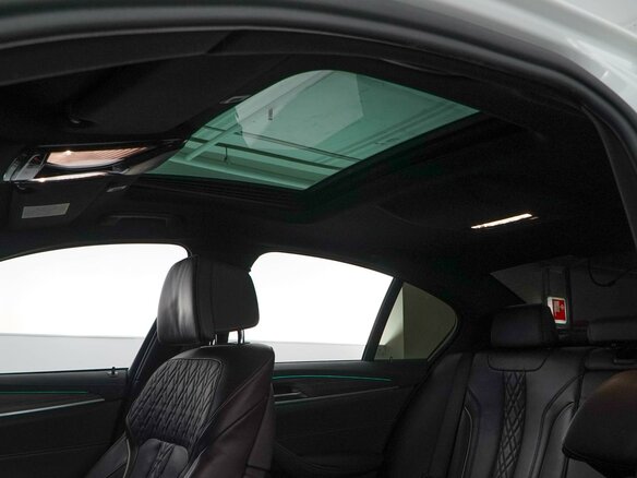 2020 BMW 5 серии 530i xDrive VII (G30/G31/G38) Рестайлинг, белый - вид 11