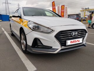 2018 Hyundai Sonata VII (LF) Рестайлинг, белый, 900000 рублей, вид 4
