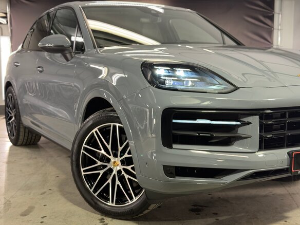 2024 Porsche Cayenne III Рестайлинг, серебристый, 13900000 рублей - вид 3