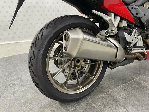 2019 Honda VFR 800, красный, 645000 рублей - вид 15