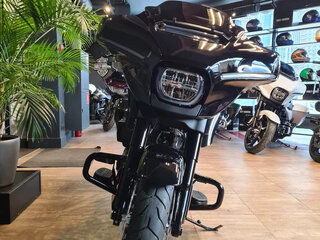 2024 Harley-Davidson Street Glide, чёрный, 3950000 рублей, вид 4
