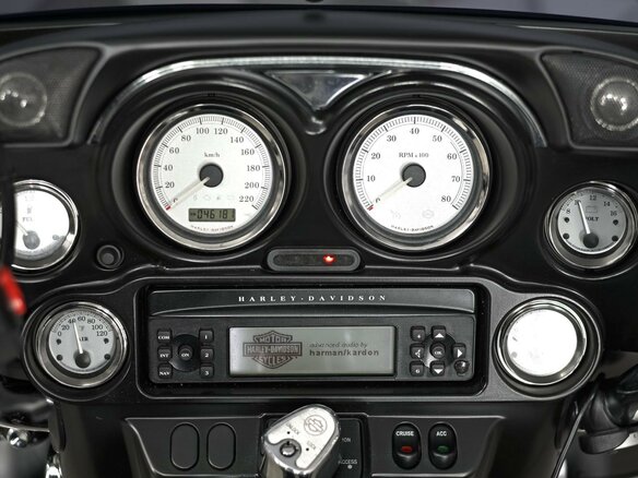 2011 Harley-Davidson Street Glide, синий, 1077000 рублей - вид 8