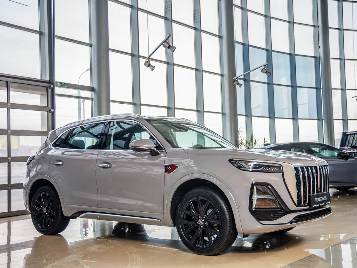 Открыть фотографии: Hongqi HS5 I Рестайлинг