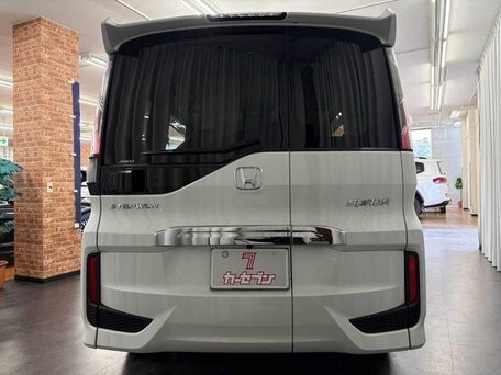 2021 Honda Stepwgn Spada V Рестайлинг, белый, 1880000 рублей, вид 5