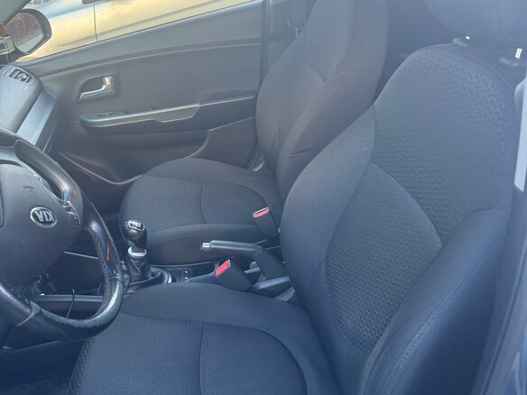 2015 Kia Rio III Рестайлинг, голубой, 750000 рублей - вид 8