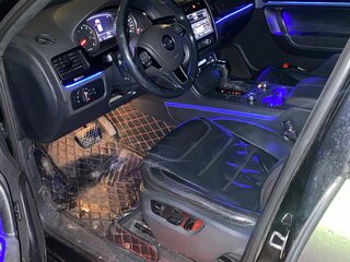 2010 Volkswagen Touareg II, чёрный, 2000000 рублей, вид 2