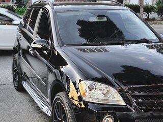 2005 Mercedes-Benz M-Класс 500 II (W164), чёрный, 1800000 рублей, вид 4