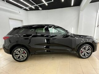 2025 Audi Q5 L III (GU), чёрный, 6080000 рублей, вид 4