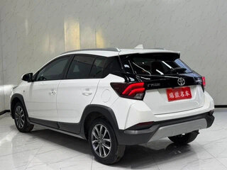 2022 Toyota Yaris L X XP150 Рестайлинг, белый, 1040000 рублей, вид 4