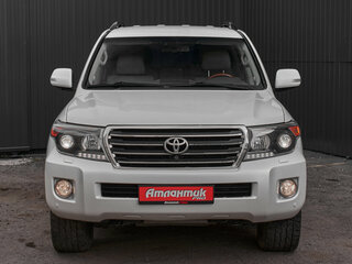 2012 Toyota Land Cruiser 200 Series Рестайлинг 1, белый, 3680000 рублей, вид 2