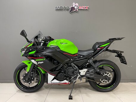 2021 Kawasaki Ninja 650, зелёный, 850000 рублей, вид 2