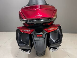 2018 Honda GL 1800 Gold Wing, красный, 2250000 рублей, вид 4