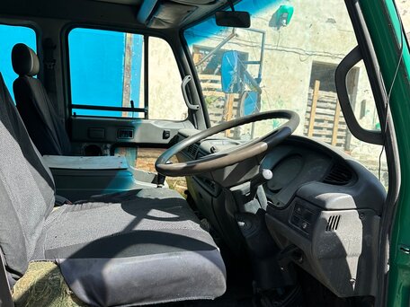 1998 Nissan Diesel, зелёный, 1800000 рублей, вид 2