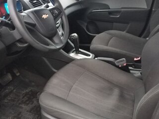 2013 Chevrolet Aveo II, серебристый, 415000 рублей, вид 5
