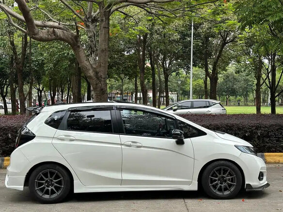 2020 Honda Fit III Рестайлинг, белый, 950100 рублей - вид 8