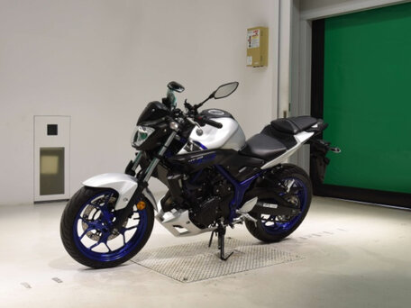 2016 Yamaha MT-03, серебристый, 330000 рублей, вид 1
