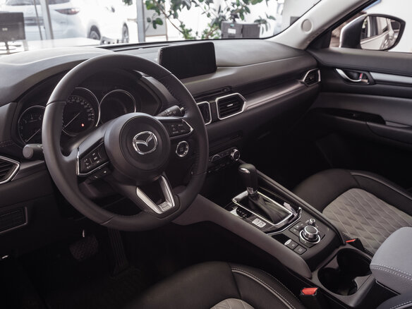 2018 Mazda CX-5 II, серый, 2400000 рублей - вид 4