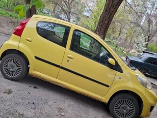 2011 Peugeot 107 I Рестайлинг, жёлтый, 640000 рублей, вид 3