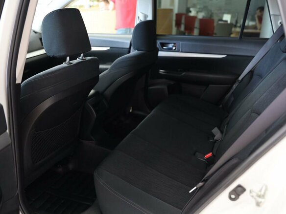 2013 Subaru Outback IV Рестайлинг, белый - вид 17