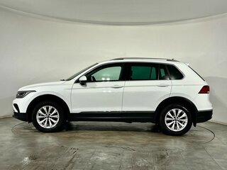 2021 Volkswagen Tiguan II Рестайлинг, белый, 2490000 рублей, вид 2