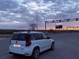 2017 Skoda Yeti I Рестайлинг, белый, 2050000 рублей, вид 5