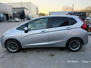 2018 Honda Fit III Рестайлинг, серый, 1049000 рублей, вид 5