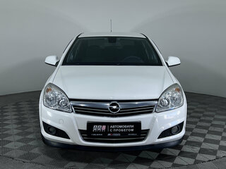 2010 Opel Astra H Рестайлинг, белый, 480000 рублей, вид 3