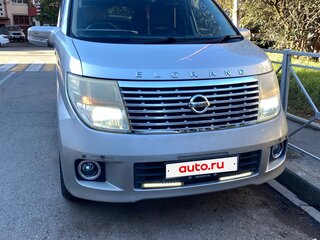 2005 Nissan Elgrand II (E51), серебристый, 1500000 рублей, вид 1