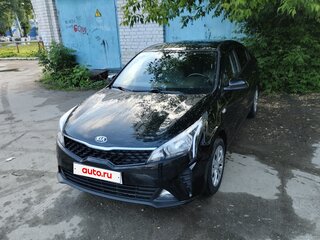 2021 Kia Rio IV Рестайлинг, чёрный, 1800000 рублей, вид 2