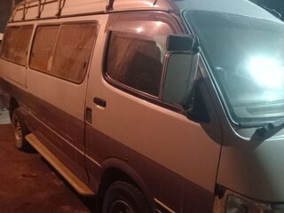 1988 Toyota HiAce H50 H60 H70, серебристый, 1200000 рублей, вид 2