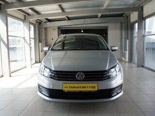 2017 Volkswagen Polo V Рестайлинг, серый, 968000 рублей, вид 2