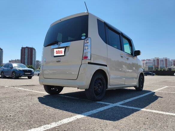 2017 Honda N-BOX I Рестайлинг, жёлтый, 700000 рублей - вид 4