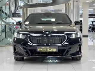 2025 BMW 5 серии 530i xDrive VIII (G60/G61/G68), чёрный, 9300000 рублей, вид 2