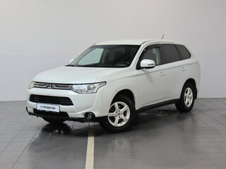 2013 Mitsubishi Outlander III, белый, 979000 рублей, вид 1