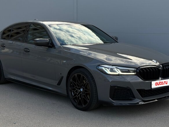 2020 BMW 5 серии 520d xDrive VII (G30/G31/G38) Рестайлинг, серый - вид 3
