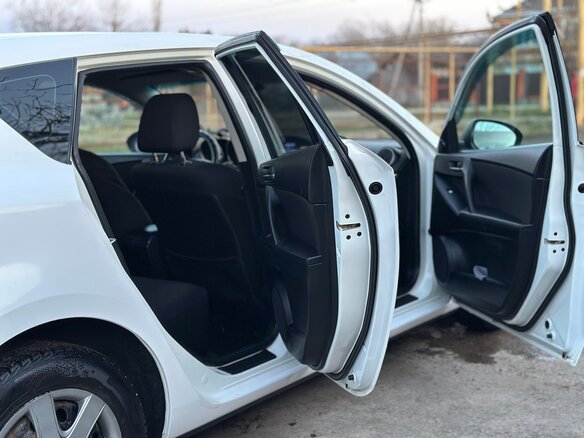2012 Mazda 3 II (BL) Рестайлинг, белый, 1250000 рублей - вид 9