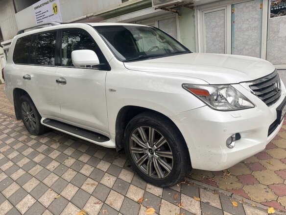 2009 Lexus LX 570 III, белый, 2800000 рублей - вид 1