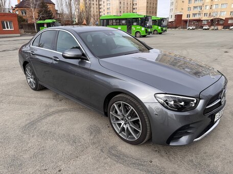 2022 Mercedes-Benz E-Класс 200 V (W213, S213, C238) Рестайлинг, серый, 5549000 рублей, вид 3