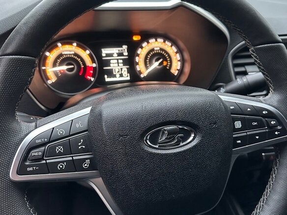 2024 Lada (ВАЗ) Vesta I Рестайлинг (NG), белый, 1400000 рублей - вид 3