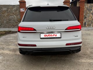 2020 Audi Q7 45 TDI II (4M) Рестайлинг, белый, 8350000 рублей, вид 3