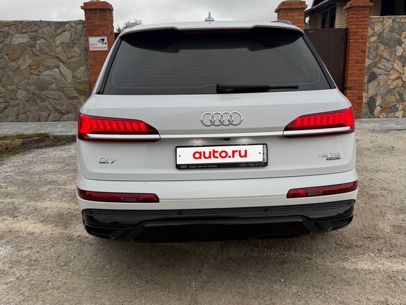 2020 Audi Q7 45 TDI II (4M) Рестайлинг, белый, 8350000 рублей - вид 2